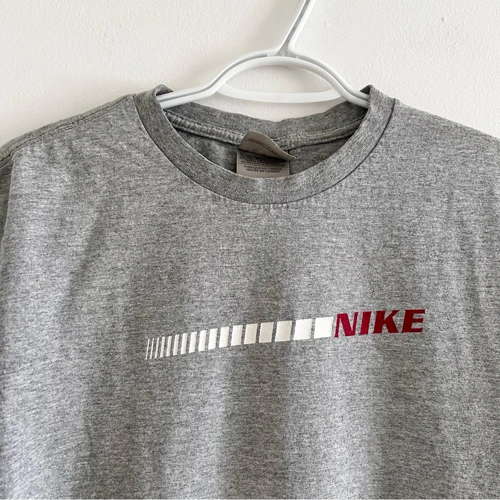 Vintage y2K Nike Gray Tee with Red Logo - Picture 2 of 6